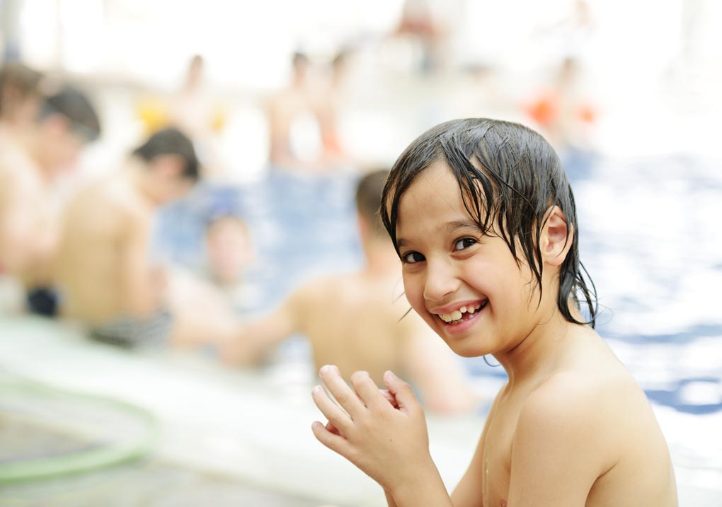 Boy Swimmingpool